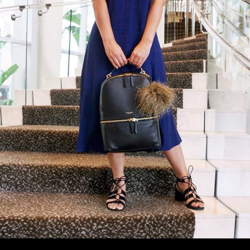 ❤️Henri Bendel SOHO black leather backpack ❤️ Fancy!